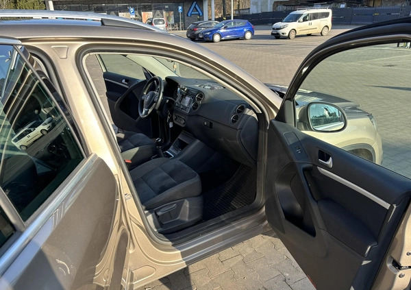 Volkswagen Tiguan cena 67900 przebieg: 147000, rok produkcji 2015 z Łódź małe 92